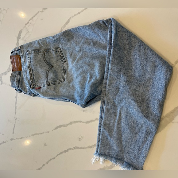 Levi’s Wedgie Straight Jean - Picture 3 of 3